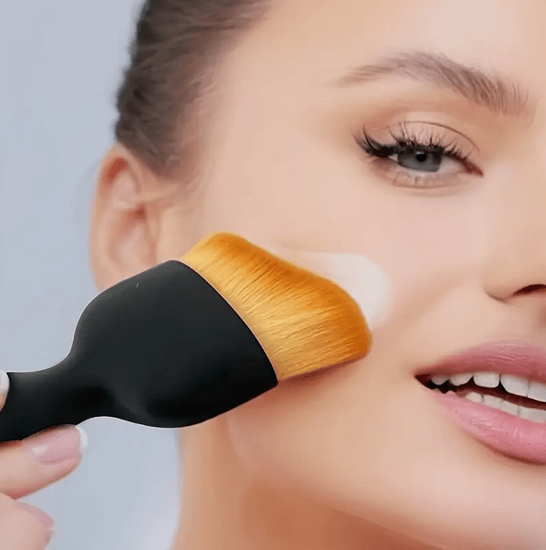 SUNSCREEN BRUSH APPLICATOR - LĀ SOL COLLECTIVE reef - friendly zinc - based clean beauty